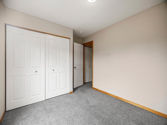 906 New Century Blvd S, Maplewood, MN 55119 - unfurnished bedroom featuring carpet and a closet