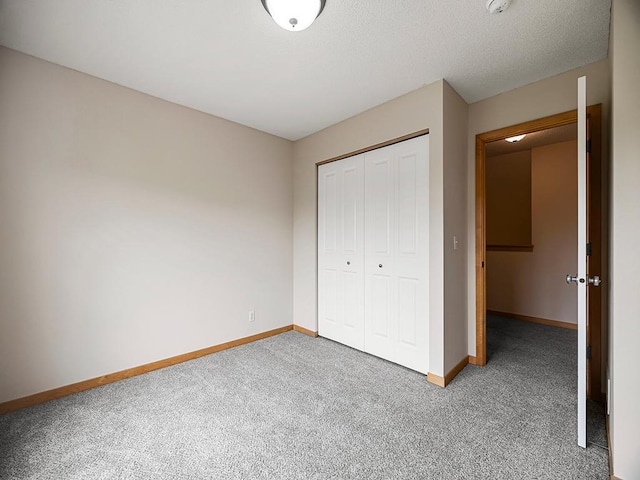906 New Century Blvd S, Maplewood, MN 55119 - unfurnished bedroom featuring carpet flooring and a closet