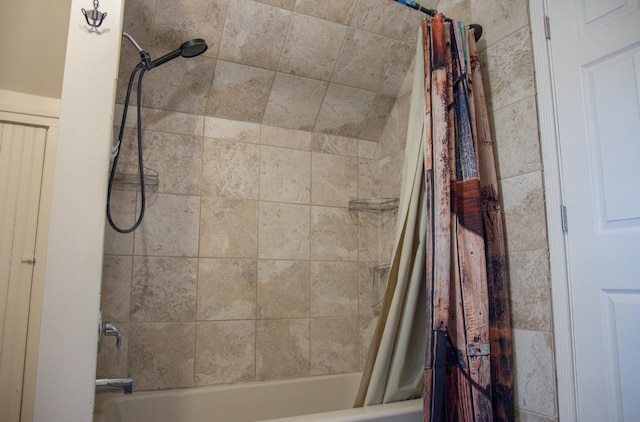 305 2nd Ave SE, Plainview, MN 55964 - bathroom with shower / bath combo with shower curtain