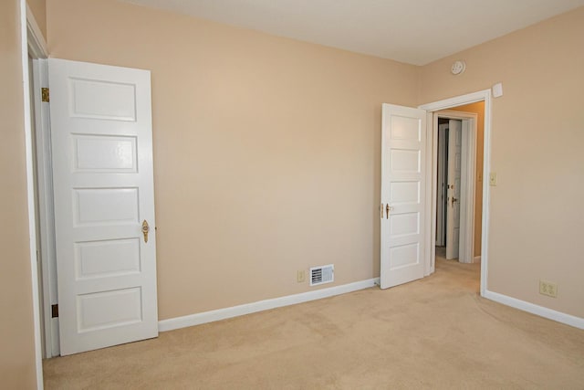 462 Saint Charles St, Winona, MN 55987 - empty room featuring carpet flooring and a smoke detector