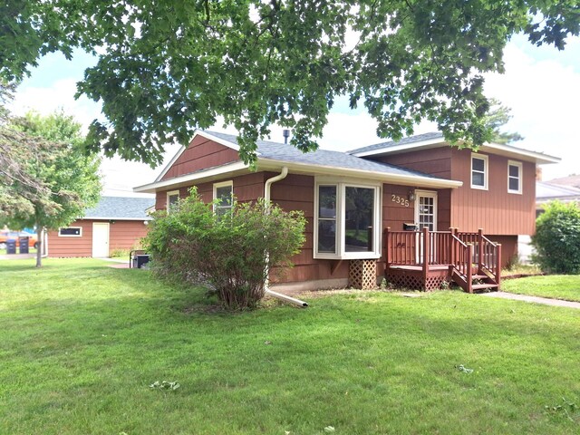 2325 16th Ave E, North Saint Paul, MN 55109 - photo 1