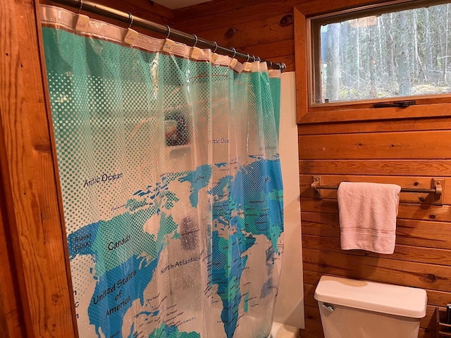 2485 Keyes Is, International Falls, MN 56649 - full bath with curtained shower and wood walls