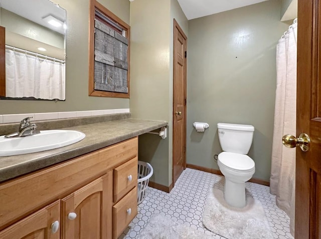 2117 Isleview Rd, Grand Rapids, MN 55744 - full bathroom with toilet and vanity