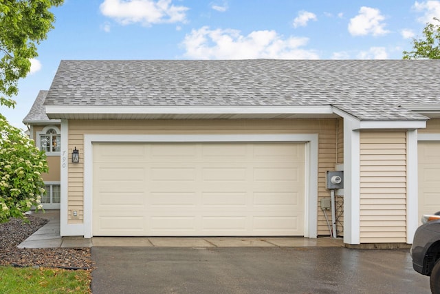 790 Winterberry Dr, Woodbury, MN 55125 - view of garage