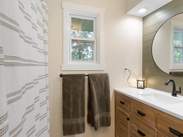 44775 Bending Ave, Fish Lake Twp, MN 55032 - full bath featuring vanity, water heater, and curtained shower