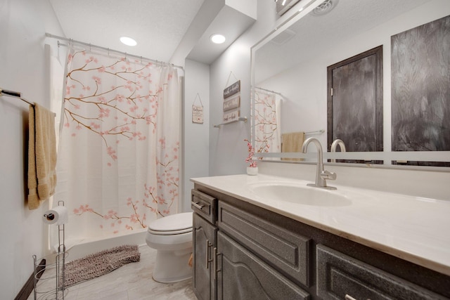 1219 Lakeview Pkwy, Buffalo, MN 55313 - bathroom featuring vanity and recessed lighting