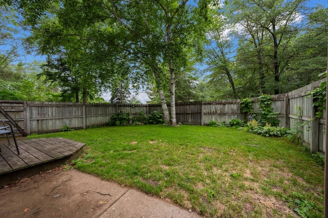 25463 County Road 267, Cohasset, MN 55721 - fenced backyard featuring a deck