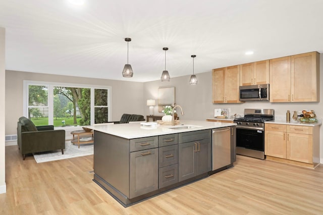 2040 Vagabond Ln N, Plymouth, MN 55447 - photo 8