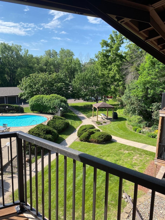 10113 34th St Unit 335, Minnetonka, MN 55305 - balcony with view of wooded area