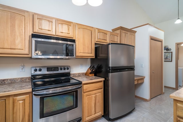 521 Spruce Ln, Crookston, MN 56716 - kitchen featuring appliances with stainless steel finishes, vaulted ceiling, light marble finish floors, decorative light fixtures, and light brown cabinetry
