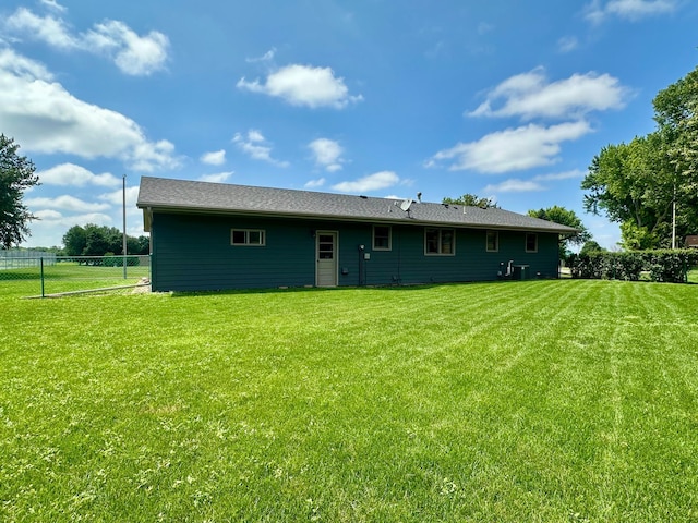 966 Pleasant Ave, Worthington, MN 56187 - photo 3