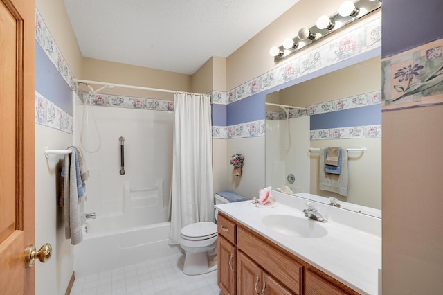 6105 Creekview Ln N, Brooklyn Park, MN 55443 - full bath featuring shower / tub combo and vanity