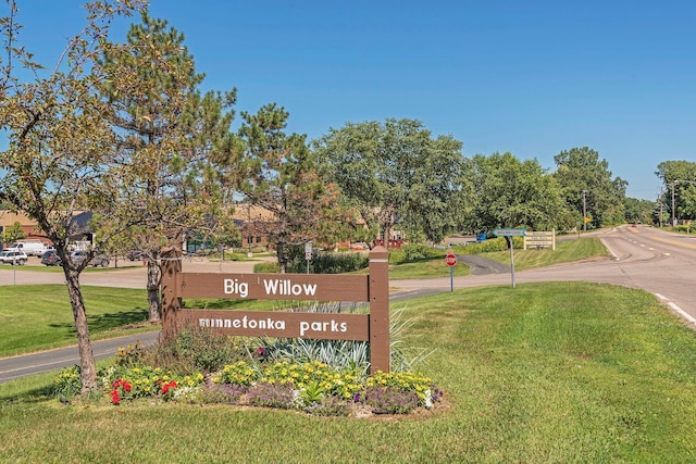 3748 Hilltop Rd, Minnetonka, MN 55305 - community / neighborhood sign featuring a lawn