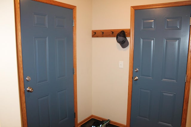 1508 6th Ave S, Sartell, MN 56377 - mudroom featuring baseboards