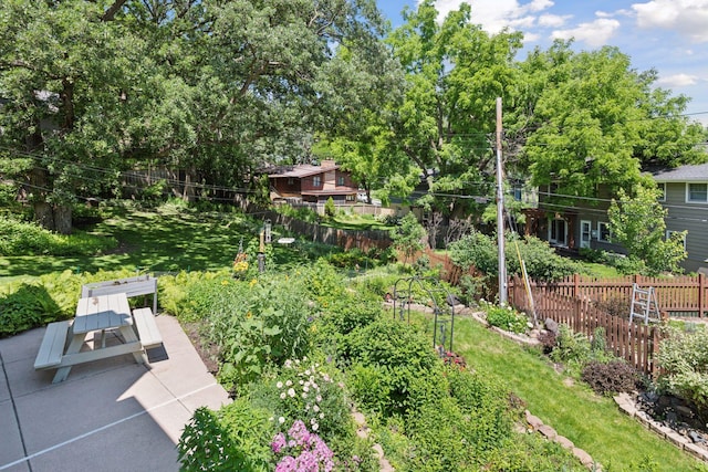 4011 Grimes Ave S, Edina, MN 55416 - view of yard with a patio and outdoor dining space