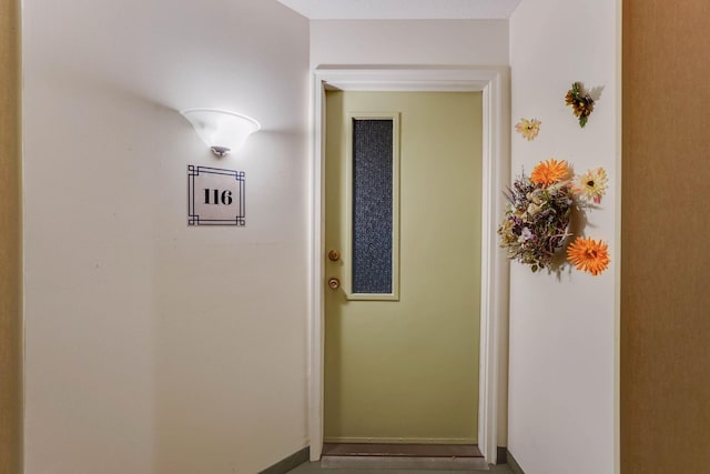 2485 Canabury Dr Unit 116, Little Canada, MN 55117 - corridor featuring baseboards