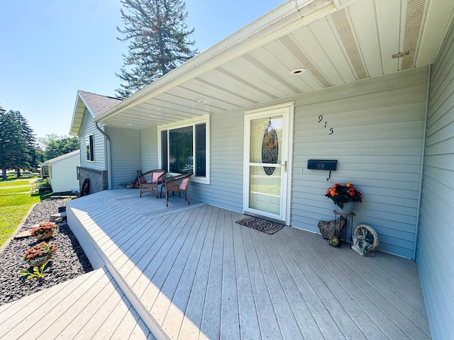 915 Stanton Ave, Fergus Falls, MN 56537 - view of deck