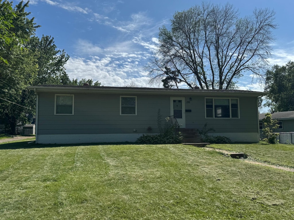 176 8th Ave NE, Forest Lake, MN 55025 - view of front facade featuring a front yard
