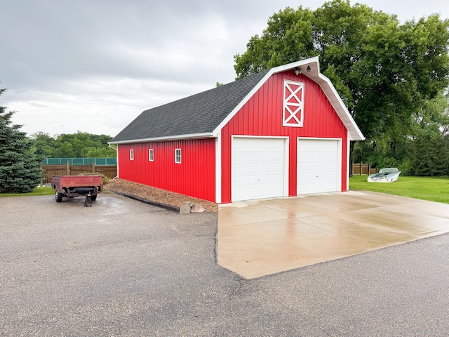 702 Beech Ave, Fergus Falls, MN 56537 - view of detached garage