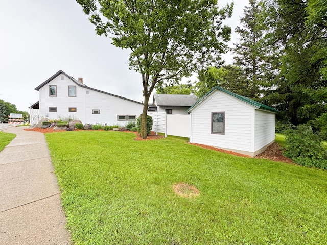 702 Beech Ave, Fergus Falls, MN 56537 - view of grassy yard
