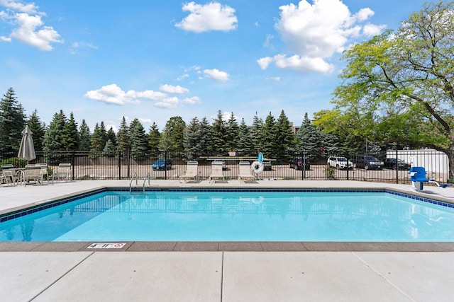 4100 Parklawn Ave Unit 118, Edina, MN 55435 - community pool featuring a patio