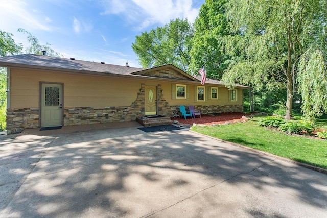 32873 Flanders St NE, Cambridge, MN 55008 - view of front facade with stone siding