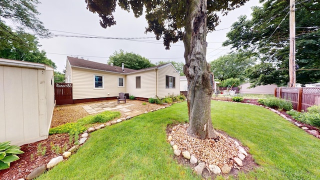 507 Hawthorne St, Albert Lea, MN 56007 - view of yard featuring a patio