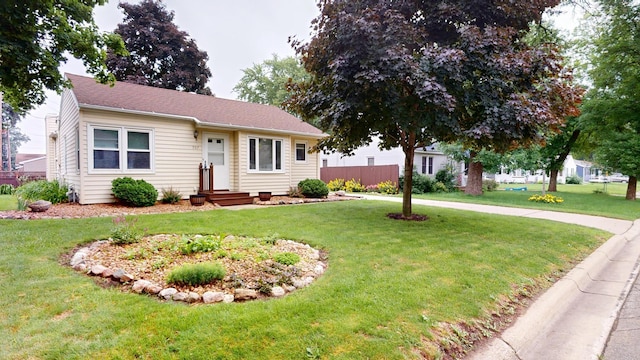 507 Hawthorne St, Albert Lea, MN 56007 - ranch-style home with a front lawn