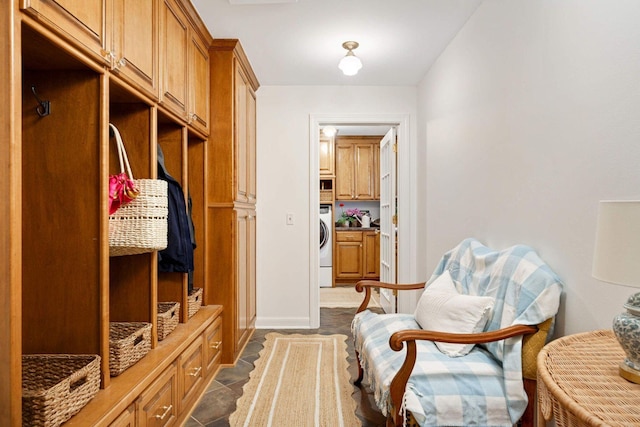 2255 French Creek Cir, Orono, MN 55391 - mudroom with washer / clothes dryer and baseboards
