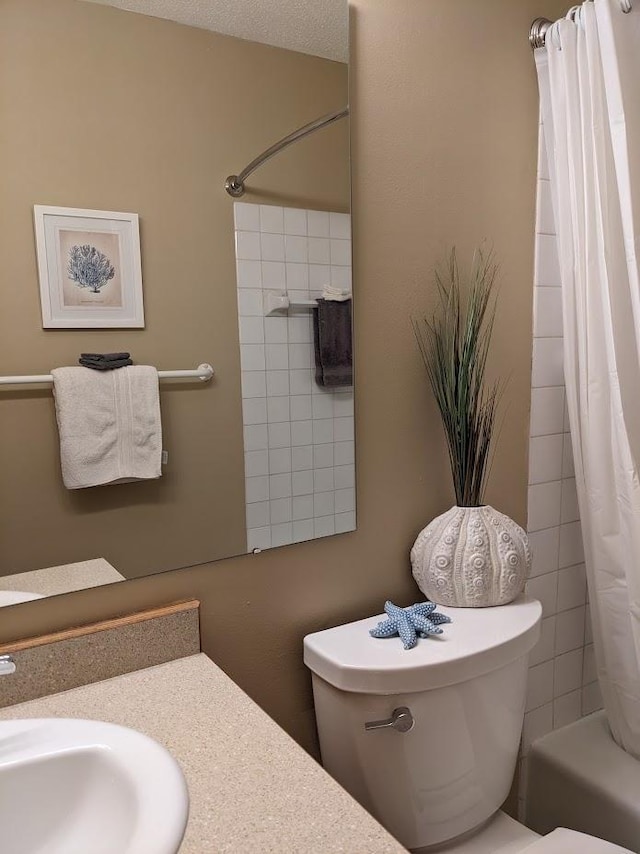 2800 Hillsboro Ave N Unit 113, New Hope, MN 55427 - bathroom featuring vanity and shower / bath combo with shower curtain