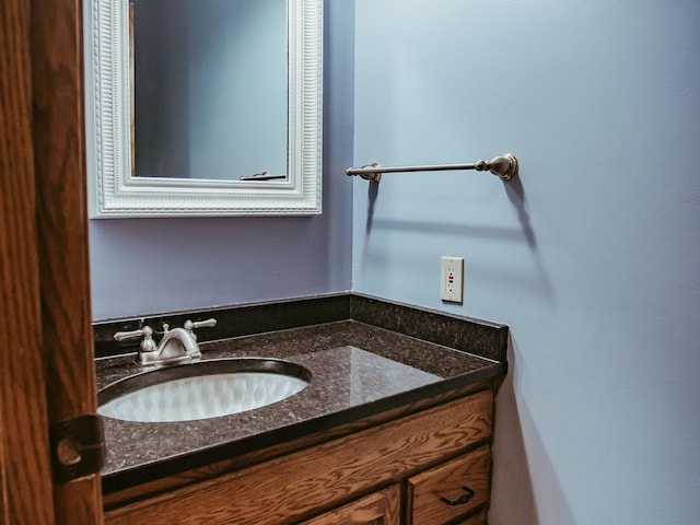 610 25th St SW, Austin, MN 55912 - bathroom with vanity