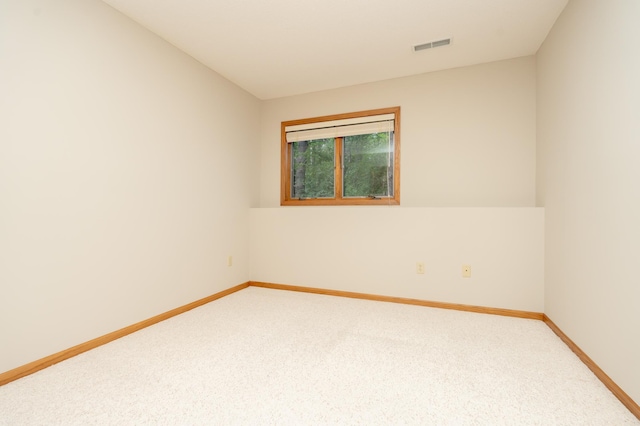508 Woodside Ct, Shakopee, MN 55379 - spare room featuring light carpet