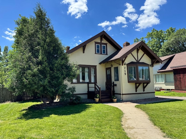 719 Lincoln Ave, Fergus Falls, MN 56537 - photo 1