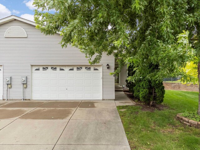1110 Lilac Ct, Waconia, MN 55387 - view of front of home with a garage and driveway