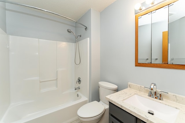 816 Bristol Ln NE, Rochester, MN 55906 - full bathroom featuring vanity and  shower combination