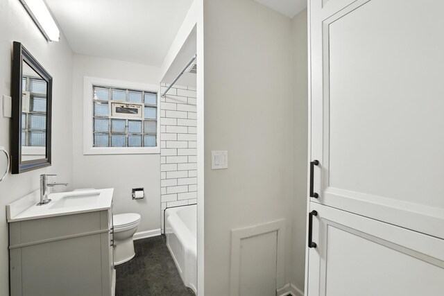 188 Cleveland Ave S, Saint Paul, MN 55105 - full bathroom featuring vanity and washtub / shower combination