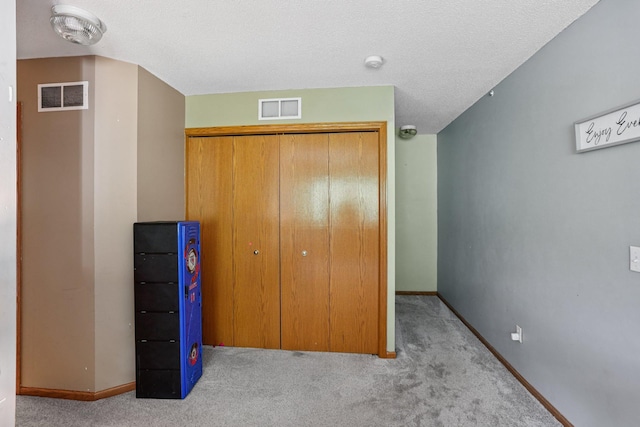 2001 Gresham Ave N, Oakdale, MN 55128 - unfurnished bedroom featuring carpet floors and a closet