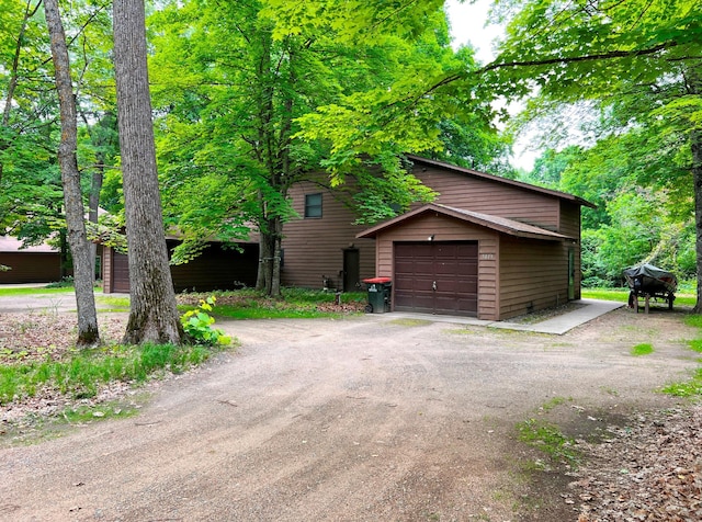 5019/5021 Ojibwa Rd, Brainerd, MN 56401 - detached garage with dirt driveway
