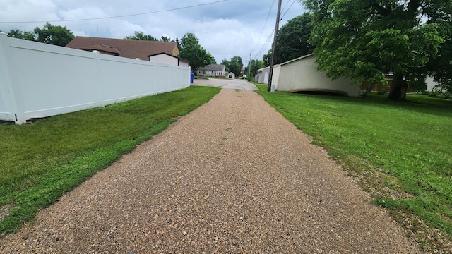717 2nd Ave SW, Pipestone, MN 56164 - view of yard