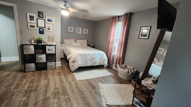 717 2nd Ave SW, Pipestone, MN 56164 - bedroom featuring wood finished floors and ceiling fan