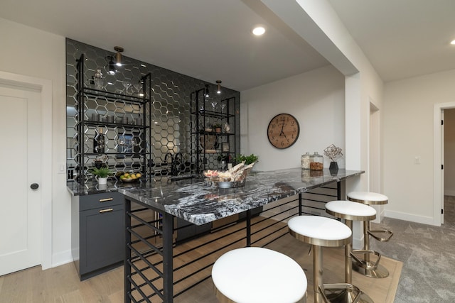 625 Ivy Falls Ave, Mendota Heights, MN 55118 - indoor wet bar with recessed lighting