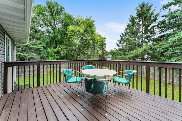 6071 Red Fox Run, North Branch, MN 55056 - deck featuring outdoor dining area and a fenced backyard