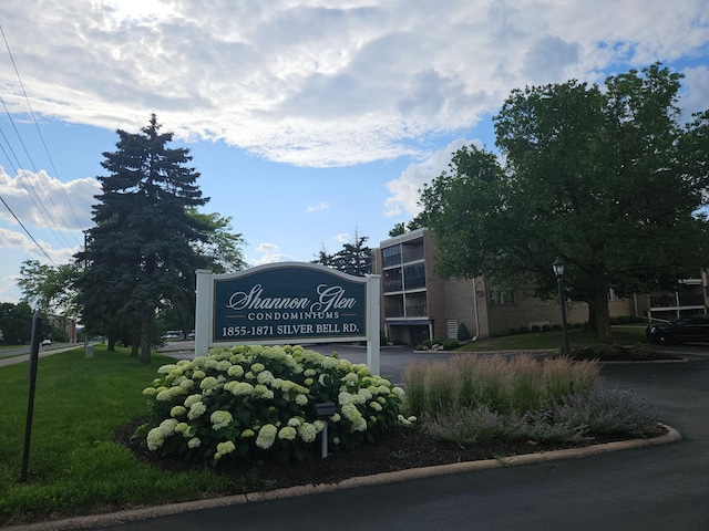 1855 Silver Bell Rd Unit 301, Eagan, MN 55122 - community sign featuring a yard
