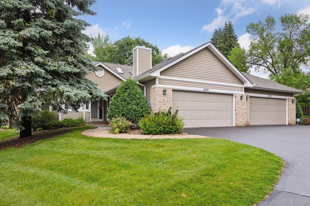 6530 Vernon Hills Rd S, Edina, MN 55436 - photo 1