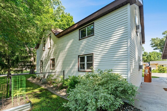 640 3rd St N, Dassel, MN 55325 - view of side of property