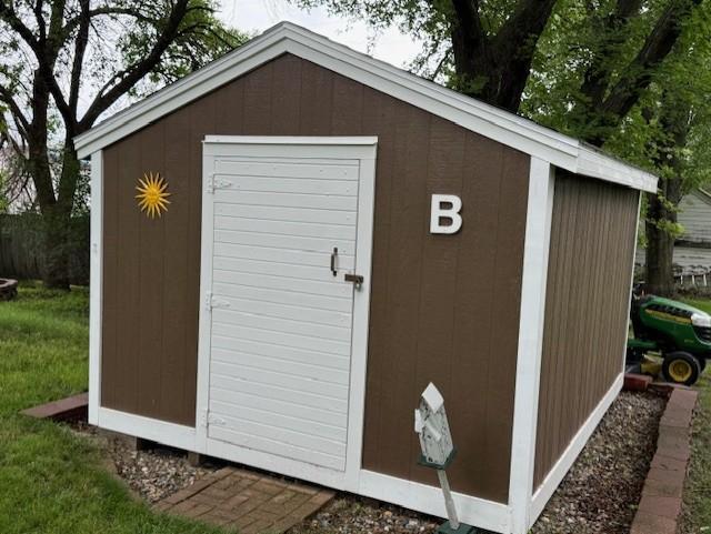 688 Miller Ave, Windom, MN 56101 - view of shed