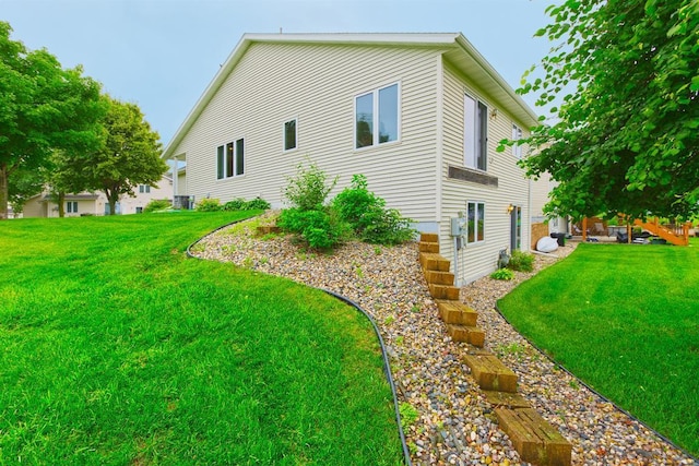 343 Perch Ln, Winsted, MN 55395 - view of side of property with a yard