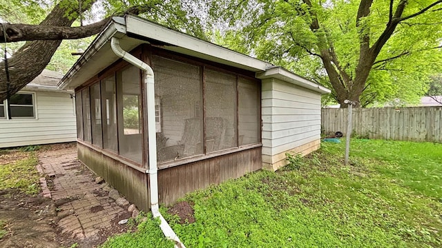 122 Plainview Ave, Mankato, MN 56001 - view of home's exterior featuring a sunroom