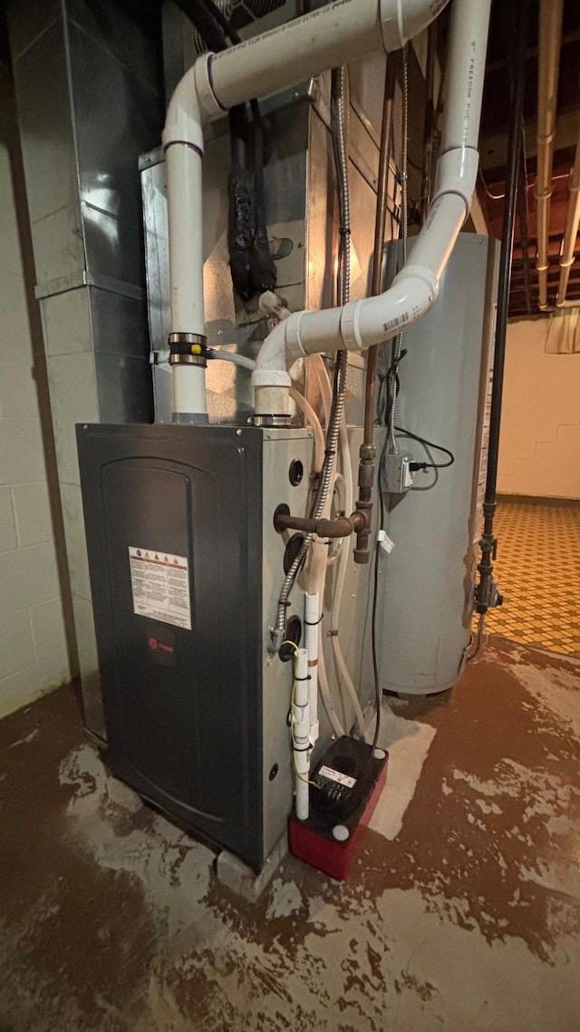 122 Plainview Ave, Mankato, MN 56001 - utilities featuring water heater