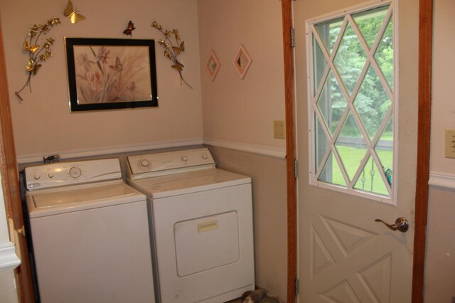 34497 Quiken Rd, Motley, MN 56466 - laundry area featuring washer and dryer